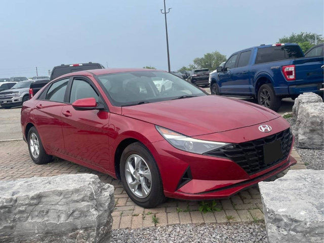 2022 Hyundai Elantra Essential | Heated Seats | Reverse Cam in Cars & Trucks in Guelph