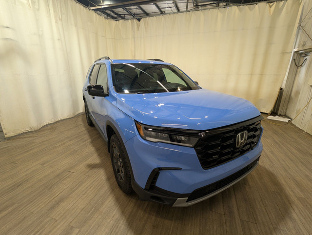 2024 Honda Pilot TrailSport Leather | Bluetooth | Remote Start in Cars & Trucks in Calgary