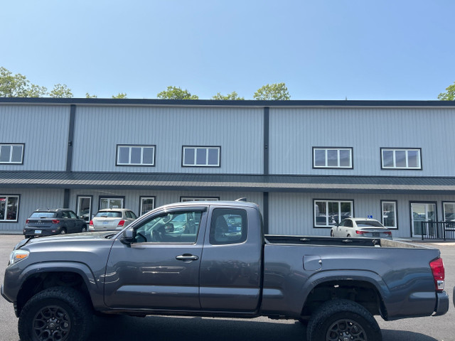 2016 Toyota Tacoma SR+ MANUAL! CARFAX CLEAN in Cars & Trucks in Annapolis Valley