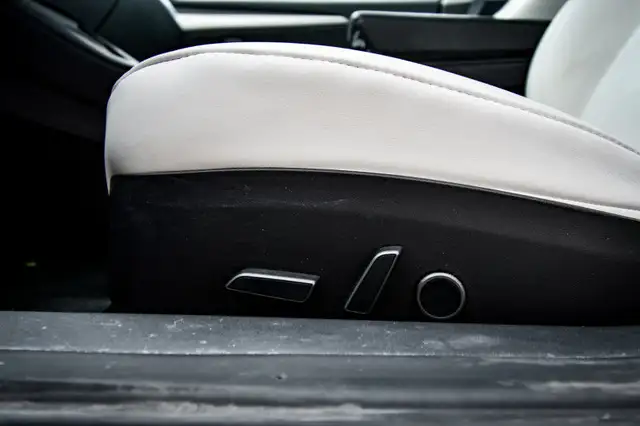 2023 Tesla Model 3 Base • FAST CHARGING • NAV • 360 CAM • SUNROO in Cars & Trucks in Kingston - Image 22