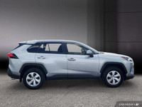 Le Toyota RAV4 LE AWD 2023 est propulsé par un moteur 4 cylindres atmosphérique de 2,5 L Dynamic For... (image 7)