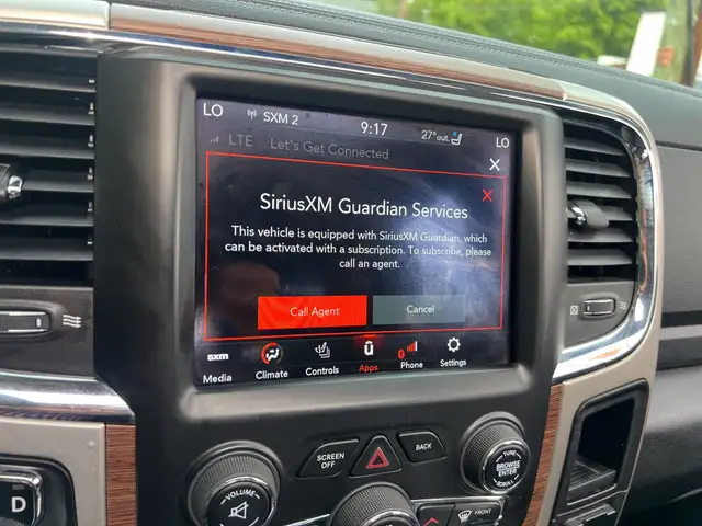 2014 Ram 1500 4WD Crew Cab 140.5" Laramie in Cars & Trucks in City of Toronto - Image 23