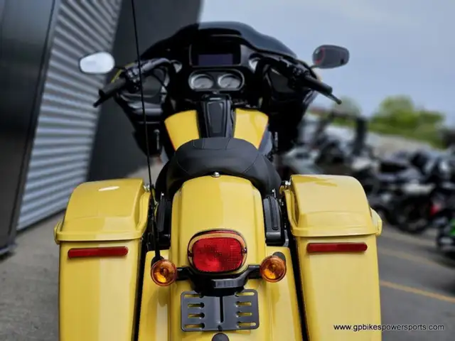 2023 Harley-Davidson FLTRXS Road Glide Special in Sport Touring in Oshawa / Durham Region - Image 17