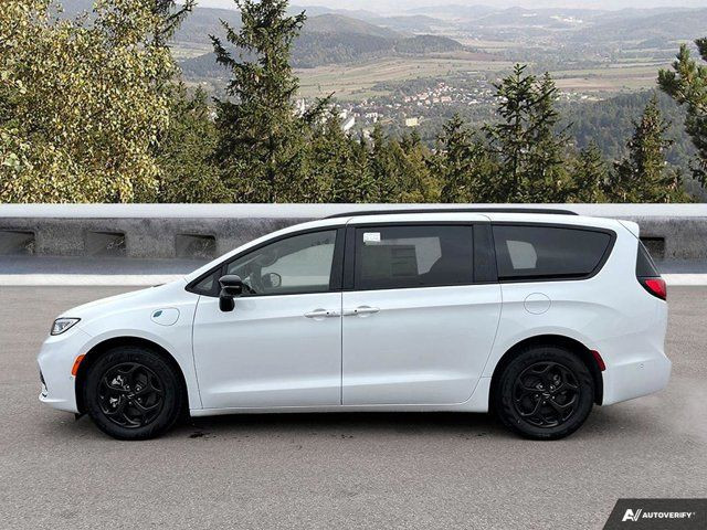 2024 Chrysler Pacifica Hybrid Premium S Appearance in Cars & Trucks in Moncton - Image 2