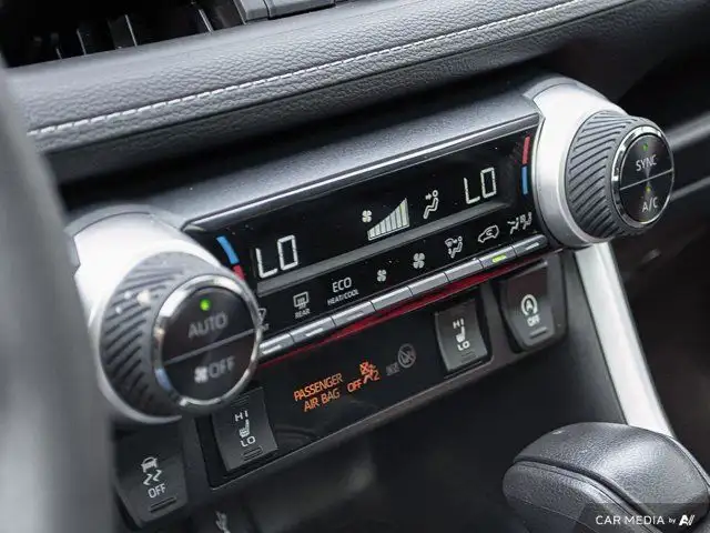 2022 Toyota RAV4 XLE AWD Sunroof Nav Capable Heated Leather in Cars & Trucks in St. Albert - Image 21