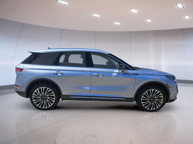 Lincoln Corsair Reserve 2022 in Cars & Trucks in Medicine Hat - Image 2