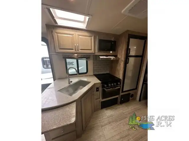 2019 Palomino SolAire Ultra Lite 240BHS in Travel Trailers & Campers in Truro - Image 6
