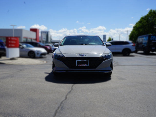 2022 Hyundai Elantra Essential | 1 Owner | No Accidents in Cars & Trucks in Hamilton - Image 2