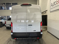 Le Ford Transit 2022 version T-250 PA toit moyen 130 po PNBV de 9 070 lb, offert par AutoStudio 72 à... (image 5)
