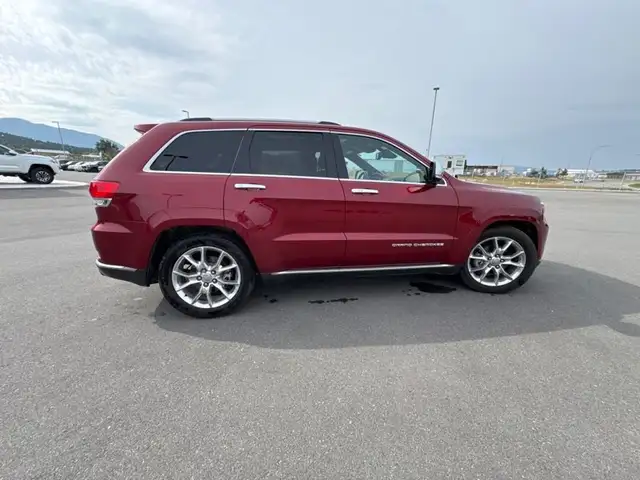 2014 Jeep Grand Cherokee SUMMIT LEATHER SEATS / SUNROOF / PADDLE in Cars & Trucks in Cranbrook - Image 7