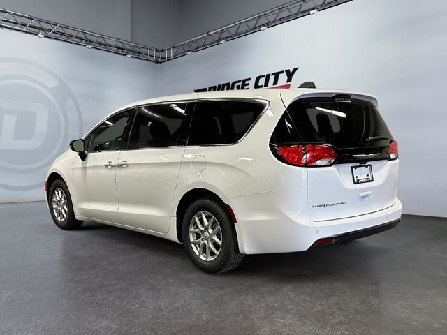 2025 Chrysler Grand Caravan SXT - Heated Seats in Cars & Trucks in Lethbridge - Image 3