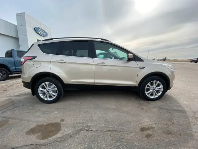 2017 Ford Escape SE dans Autos et camions dans Saskatoon - Image 5