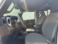 À voir! / Come see it! TRÈS BIEN ÉQUIPÉ / VERY WELL EQUIPPED. Version Sport 4x4 avec Moteur V6 3.6L,... (image 7)