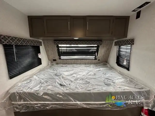2023 KZ Sportsmen Classic 180BH in Travel Trailers & Campers in Truro - Image 8