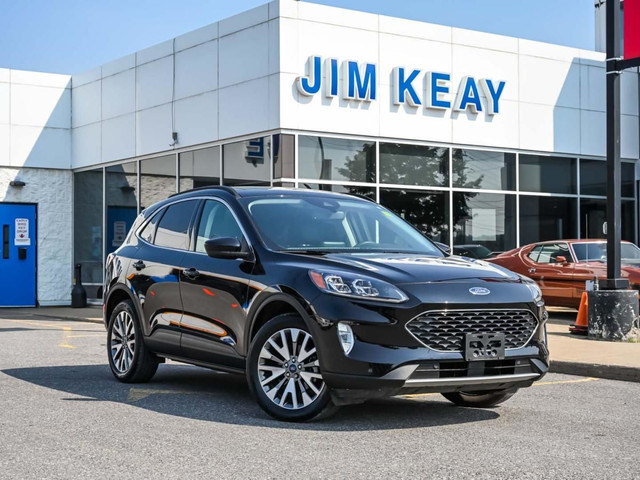 2022 Ford Escape Hybrid Titanium Hybrid in Cars & Trucks in Ottawa