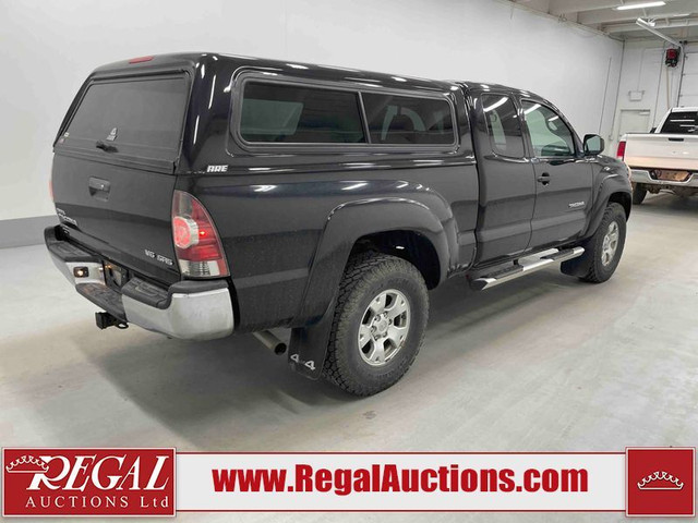 2009 TOYOTA TACOMA in Cars & Trucks in Calgary - Image 4