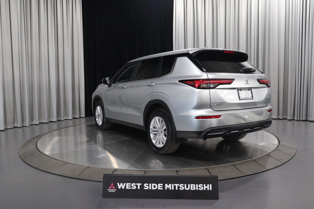 2024 Mitsubishi Outlander ES 4X4 / Heated Seats / Push Start... in Cars & Trucks in Edmonton - Image 4