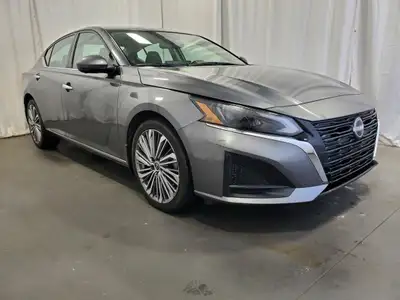 -AWD -Mag Wheels -Power Seats -Leather Seats -Heated Seats -Heated Steering Wheel -Cruise Control -B...