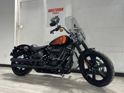 2022 Street Bob 114, One Owner, Vance & Hines Pipes, Quick Attach Windshield, Only 893 Kms, Solo Sea...