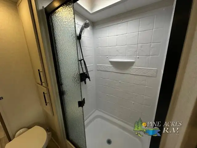 2025 Dutchmen RV Astoria 2913FK in Travel Trailers & Campers in Truro - Image 42