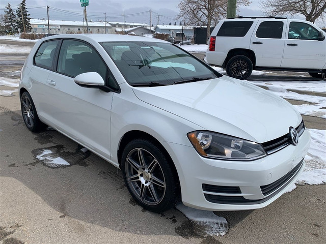 2015 Volkswagen Golf TSI S in Cars & Trucks in Calgary - Image 4