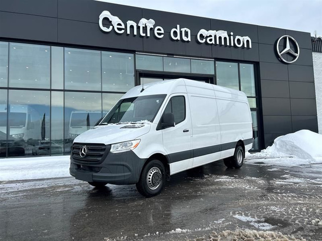 2024 Mercedes-Benz Sprinter 3500 170 Wheelbase High Roof RWD in Cars & Trucks in Laval / North Shore