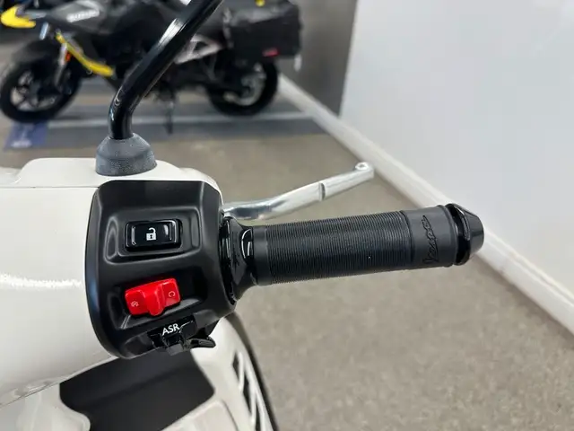 2025 Vespa GTS 310 Supersport MY 25 - V6601NP - -Financing Avail in Scooters & Pocket Bikes in Markham / York Region - Image 14