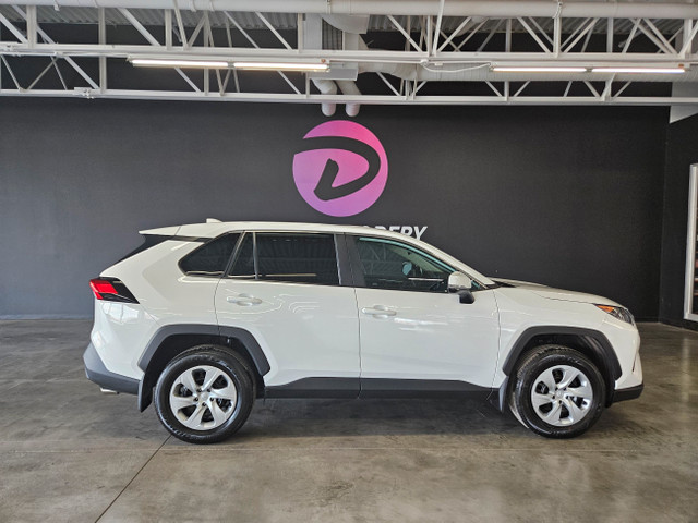 2022 Toyota RAV4 LE BLANC AWD SIÈGES CHAUFFANTS CAMÉRA DE RECUL in Cars & Trucks in Saint-Jean-sur-Richelieu