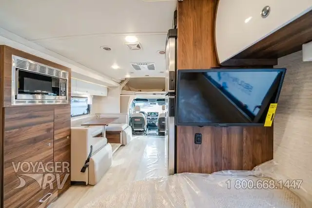 2025 Winnebago Navion 24J in RVs & Motorhomes in Kelowna - Image 24