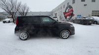 This Kia Soul is equipped with: Cloth Seating Surfaces, Heated front seats, Heated Steering Wheel, R... (image 9)