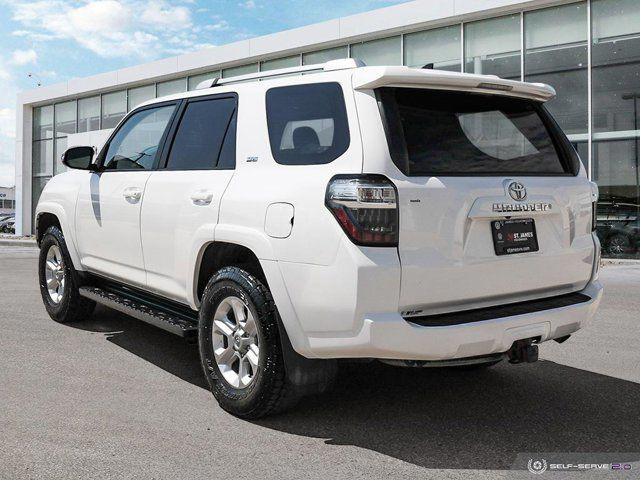 2017 Toyota 4Runner SR5 | HEATED FRONT SEATS | WINTER TIRES in Cars & Trucks in Winnipeg - Image 3