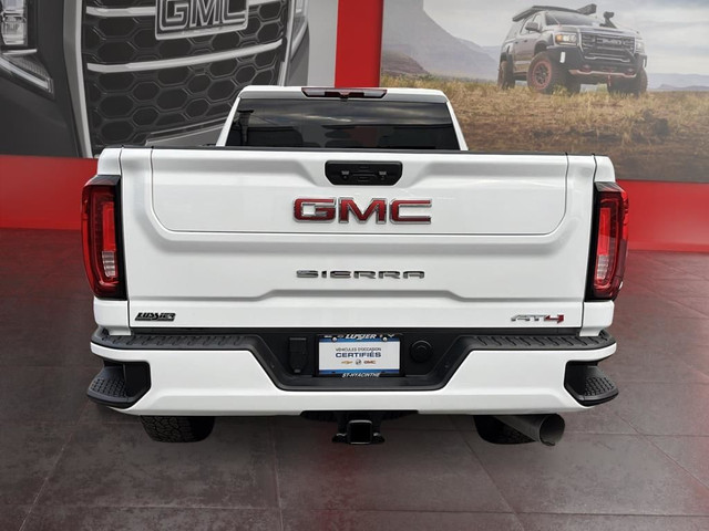 2023 GMC Sierra 2500 AT4 CREW CAB 4WD | marchepieds | in Cars & Trucks in Saint-Hyacinthe - Image 4