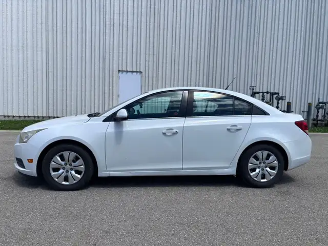 2013 Chevrolet Cruze 1LT Auto 4dr Sedan Automatic in Cars & Trucks in Mississauga / Peel Region - Image 7