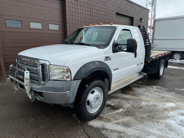 2006 Ford F-450 SD Flat Deck Truck in Cars & Trucks in Calgary - Image 2