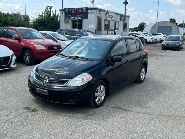 2011 Nissan Versa 5dr HB I4 CVT 1.8 SL in Cars & Trucks in Kitchener / Waterloo
