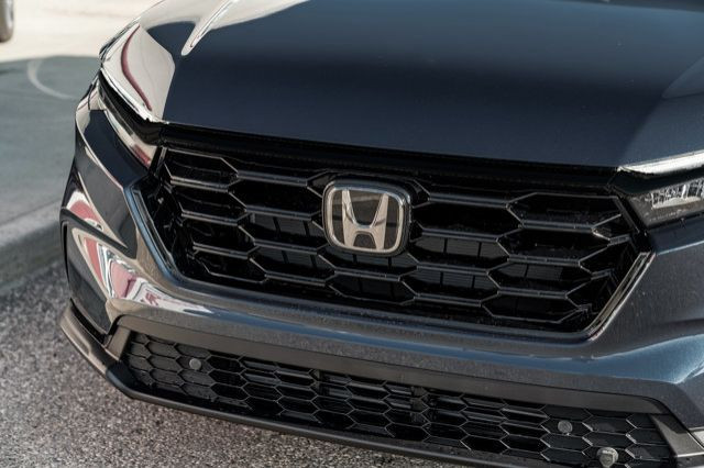 2026 Honda CR-V Hybrid EX-L in Cars & Trucks in Edmonton - Image 3