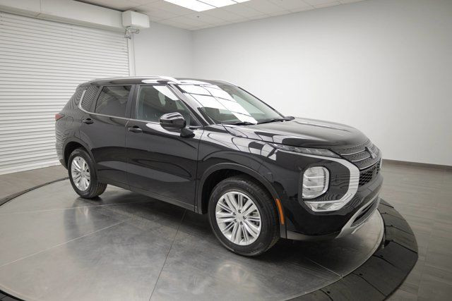 2024 Mitsubishi Outlander SE in Cars & Trucks in Calgary