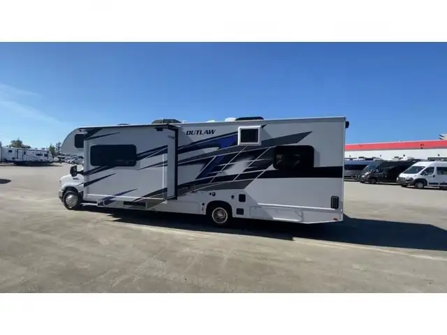 2024 Thor Motor Coach Outlaw 29J in RVs & Motorhomes in Abbotsford - Image 10