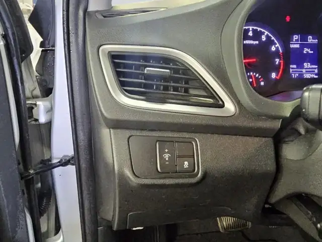 2019 Hyundai Accent PREFRRED / SE 5-Door dans Autos et camions dans Ville de Montréal - Image 20