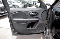 1 OWNER TRADE- V6 3.2L POWER PLANT- 9 SPEED TRANSMISSION-AWD- EXTRA OPTIONS ARE- COLD WEATHER GROUP-... (image 5)