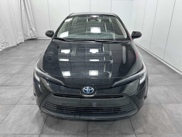2023 Toyota Corolla hybride LE AWD - SIEGES CHAUFFANTS - VOLANT  dans Autos et camions  à Ville de Québec - Image 2