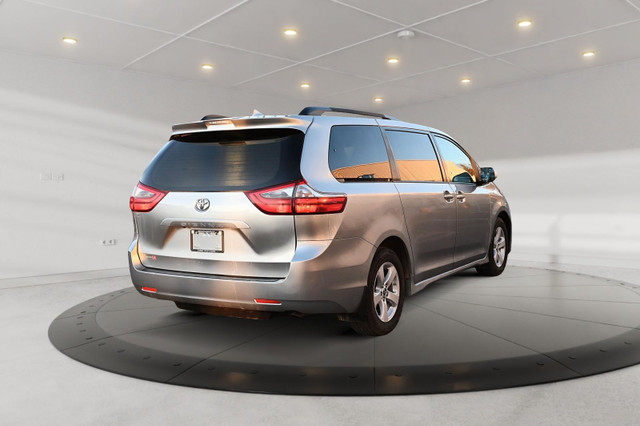 2020 Toyota Sienna LE 8 PASSAGERS + SIEGES CHAUFFANT LE 8 PASSAG in Cars & Trucks in Longueuil / South Shore - Image 4