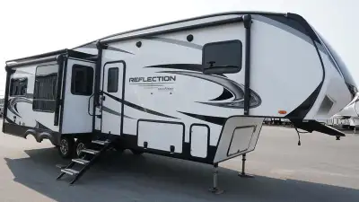 2022 Grand Design Reflection Fifth-Wheels 303RLSA Celebration of Luxury, Value and Towability The Gr...