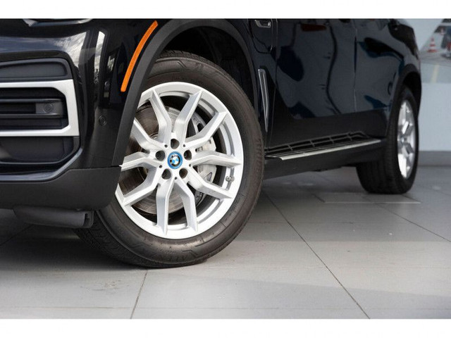 2022 BMW X5 xDrive45e in Cars & Trucks in Vancouver - Image 2