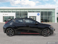 N LIGHT SPORT BUCKET SEATS Engine: Intercooled Turbo Premium Unleaded I-4 2.0 L/122 L/100Km City: 12... (image 5)