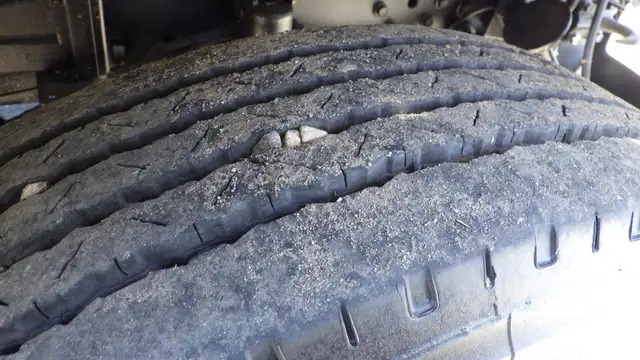 2006 Ford F650 16 Foot Flat Deck in Cars & Trucks in Delta/Surrey/Langley - Image 71