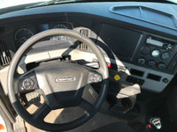 2020 FREIGHTLINER T12664ST;Heavy Duty Trucks - CONVENTIONAL W/O SLEEPER Penske Location 2500 PITFIEL... (image 9)