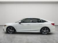 LEATHER SEATS, SUN/MOONROOF, NAVIGATION SYSTEM, ADAPTIVE CRUISE CONTROL, BLIND SPOT MONITOR Unveil a... (image 3)