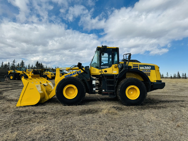 2016 Komatsu WA380-7 LOADER in Heavy Equipment in Calgary - Image 2