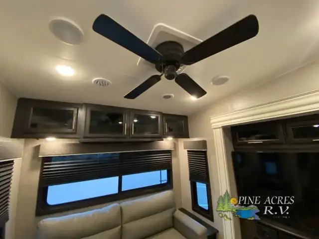 2021 Jayco Eagle 321RSTS in Travel Trailers & Campers in Truro - Image 14